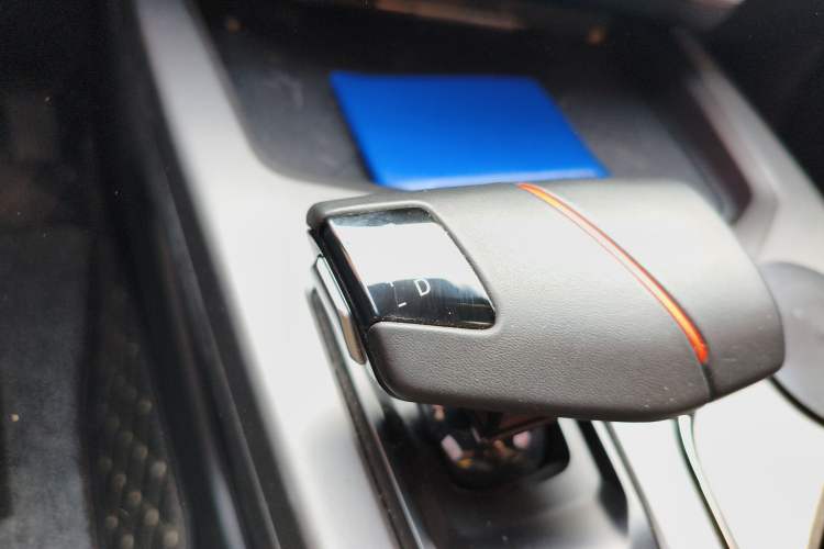 Used CHANGAN OSHAN X5 PLUS 2023 1.5T DCT Excellence Edition Gear Lever