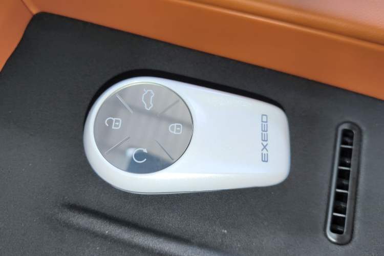 Used EXEED Lanyue C-DM 2025 180 Ultra-Long Range Ultra All-Wheel Drive 6-Seater