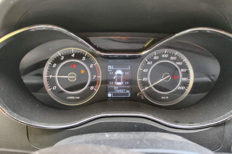 Used Baojun 560 2015 1.8L manual luxury version
