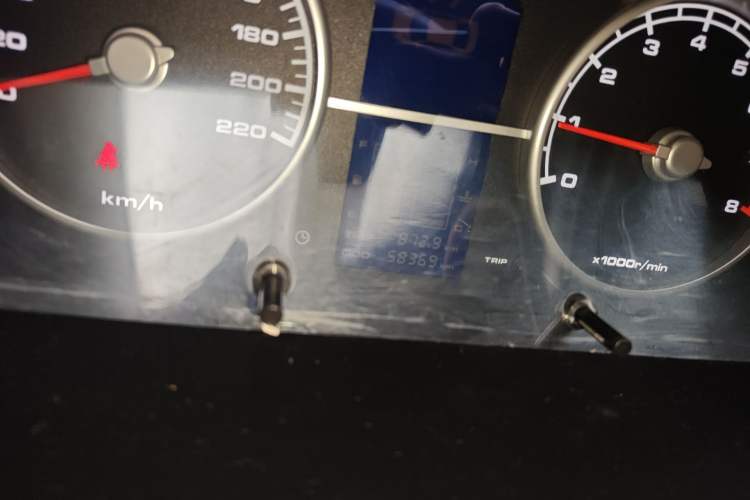 Used Lifan Auto 620 2010 Platinum Edition 1.5L Manual Premium Model Odometer Close Up