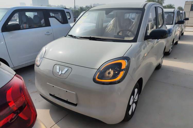 Used Wuling Hongguang MINIEV 2025 Four-Door Version Advanced Edition Front