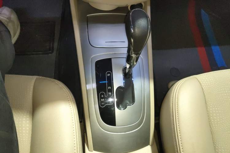 Used Buick Excelle 2013 1.5L Automatic Classic Model Gear Lever