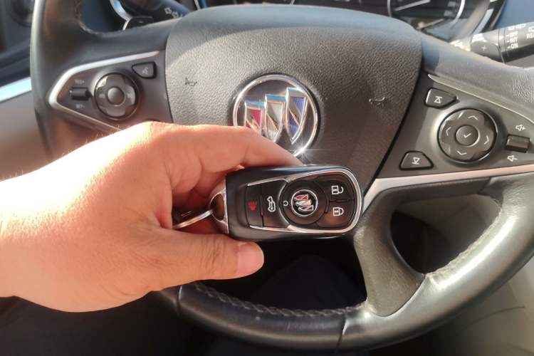 Used Buick GL8 2021 Land Cruiser Executive Class 652T Luxury Model