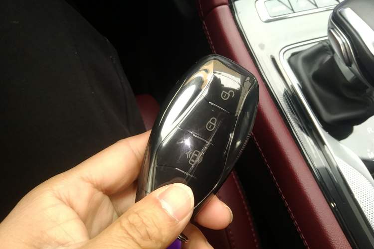 Used Hongqi H5 2024 2.0T Automatic Smart Connect Flagship Edition Interior 1