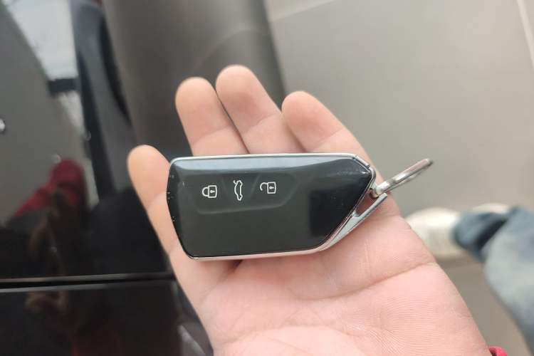 Used Volkswagen Magotan 2024 380TSI DSG Prestige Edition DaMai Package Vehicle Key