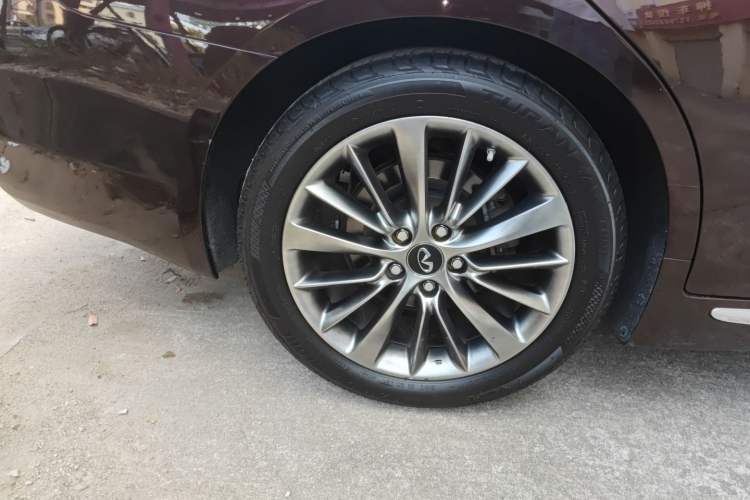 Used Infiniti Q50L 2018 2.0T Enjoyment Version China V Standard
