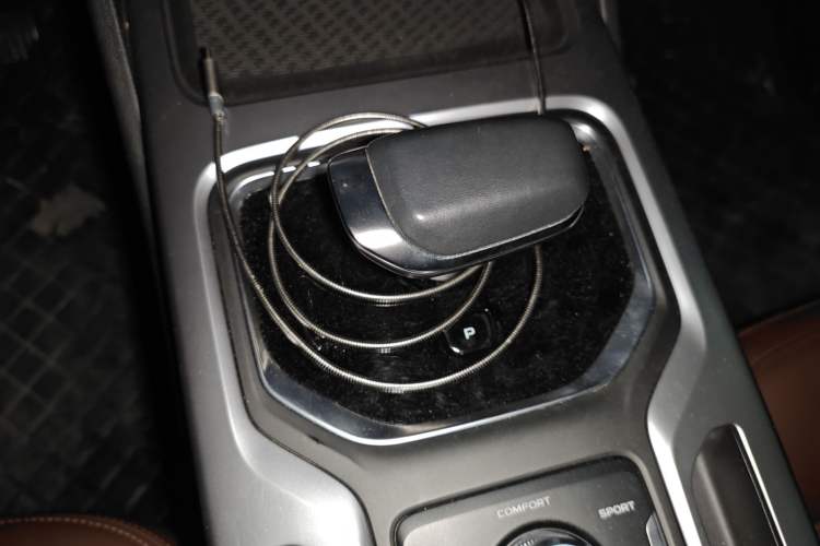 Used Geely Auto Haoyue 2022 1.8TD DCT Luxury 7-Seater Gear Lever