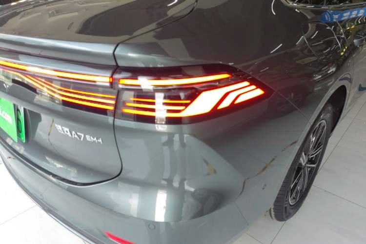 Used Geely Galaxy A7 2025 Model EM-i 70km Exploration Edition Right Rear Taillight