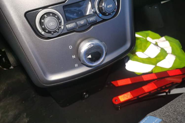 Used Foton Intelligent Blue Elf E7 2024 All-Electric Van Flat Roof 2 Seats EVE Energy 41.86 kWh
