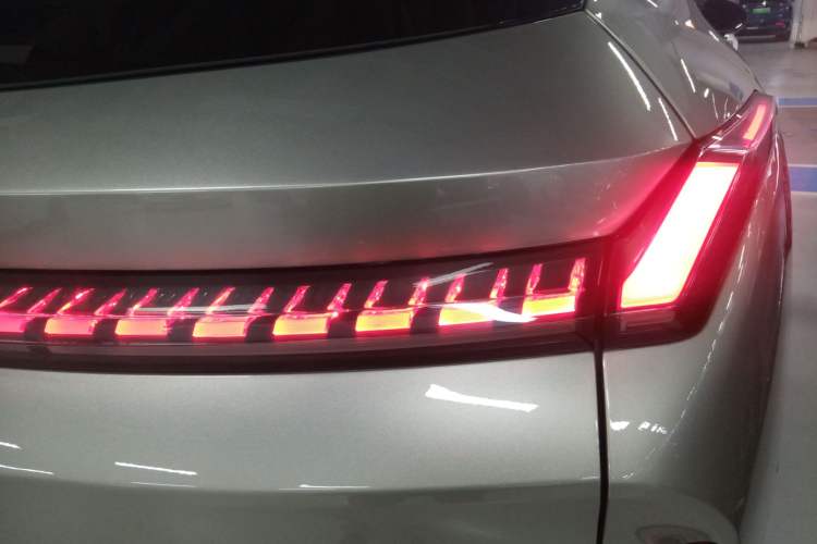 Used Lynk & Co 08 EM-P 2024 120km Long-Range Plus
