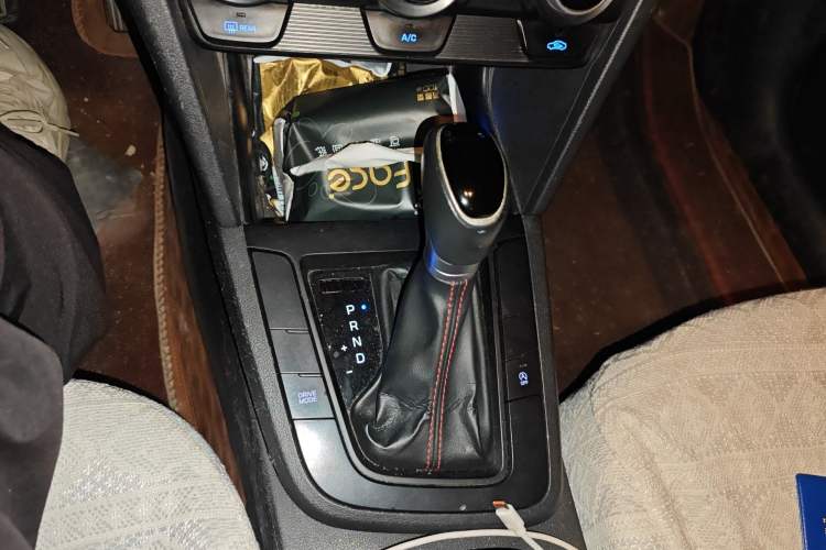 Used Hyundai Elantra (6th Generation / Lingdong) 2020 1.4T Dual-Clutch Xuan Dong · Dynamic Version Gear Lever