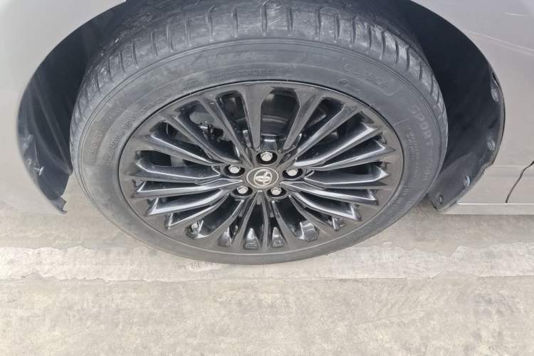 Used Toyota Avalon 2019 2.0L XLE Premium Edition China VI Exterior 4