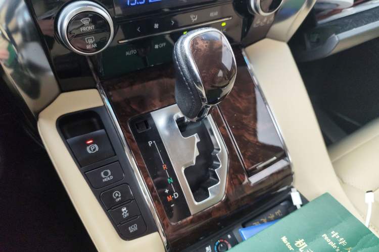 Used Toyota Alphard 2018 Revised Version 3.5L Luxury Edition Gear Lever