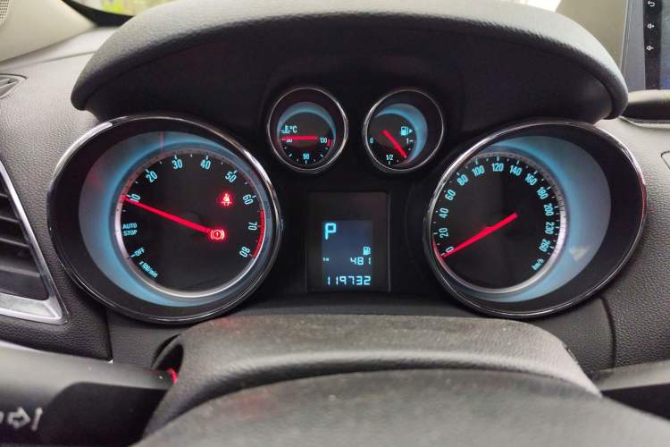 Used Buick Encore 2015 1.4T Automatic Two-Wheel Drive Urban Elite Version
