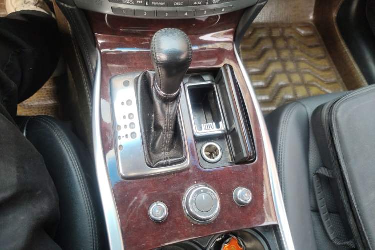 Used Infiniti Q70 2013 Q70L 2.5L Comfort Edition Gear Lever