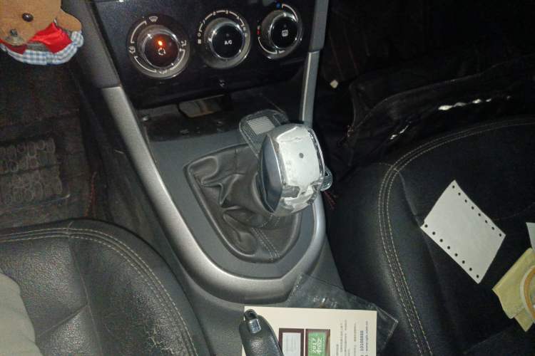 Used Peugeot 408 2013 2.0L Manual Comfort Edition Gear Lever