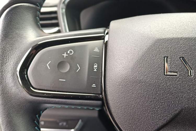 Used Lynk & Co 05 2020 2.0TD Two-Wheel Drive Shine Halo