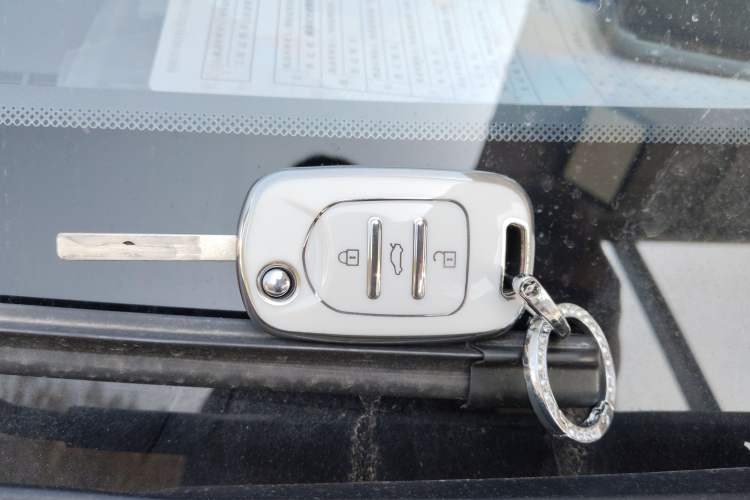 Used Wuling Hongguang MINIEV 2021 Macaron Fashion Model Lithium Iron Phosphate Interior 1