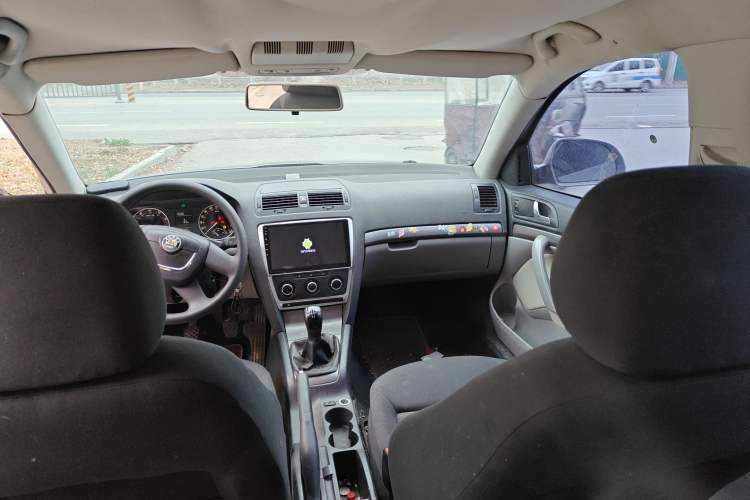 Used Skoda Octavia 2013 1.6L Manual Eado Edition