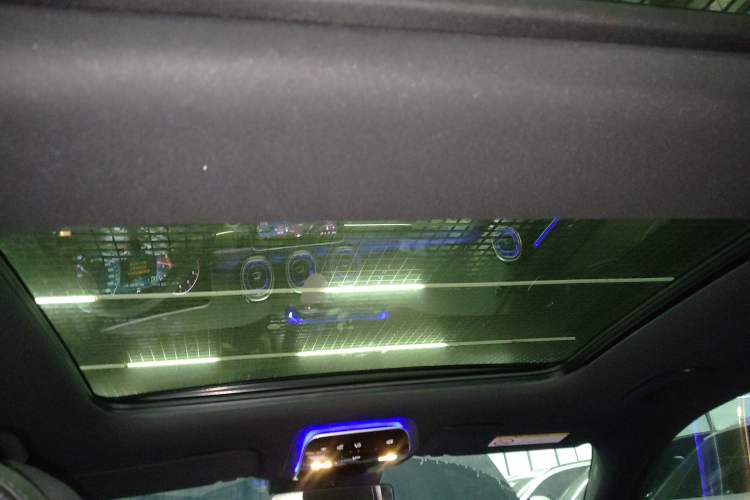 Used Mercedes-Benz C-Class 2024 Facelifted C-Class 260 L Night Edition Sports Version Headliner