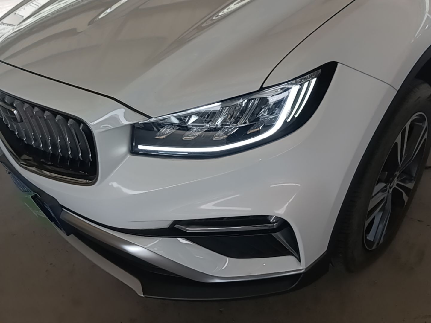 Geely Auto Emgrand X7 Sport 2022 1.8TD DCT Zhiya Trim — снимка 8