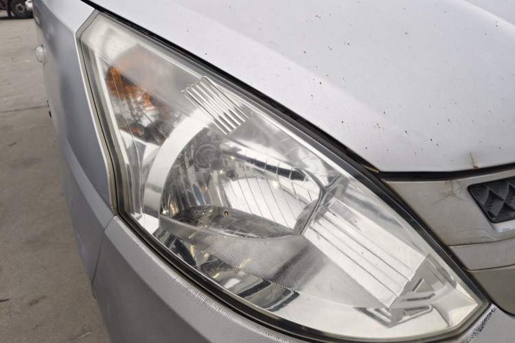 Used Wuling Rongguang V 2016 1.5L Standard Version Right Front Headlight