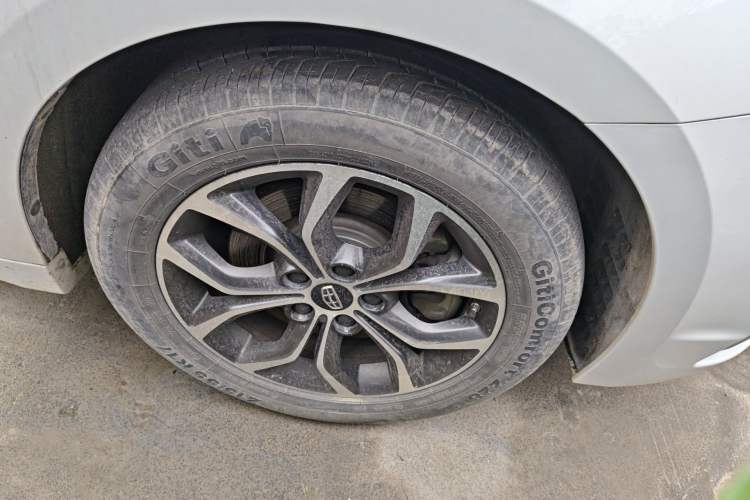 Used Geely Auto Emgrand GT 2017 1.8T Luxury Model Right Front Wheel Hub