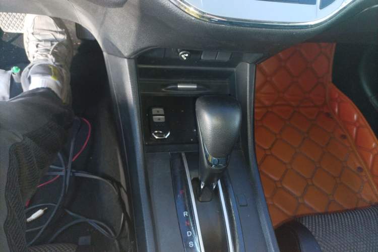 Used Honda Jade 2017 1.8L automatic Comfort version 5 seats
