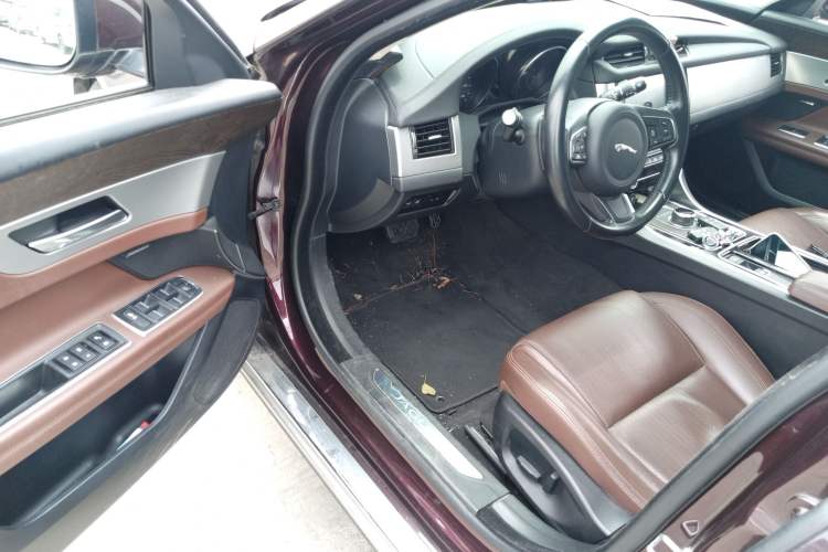 Used Jaguar XFL 2017 XFL 2.0T 200PS Luxury Edition Driver Seat