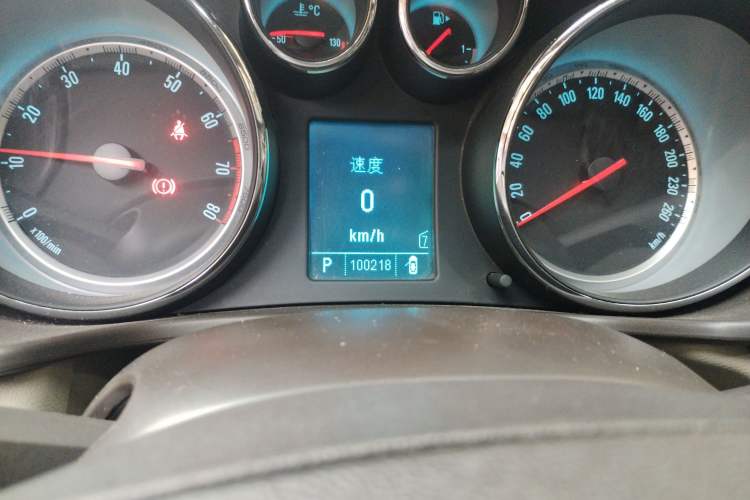 Used Buick Regal 2010 2.0L Expo Edition Odometer Close Up