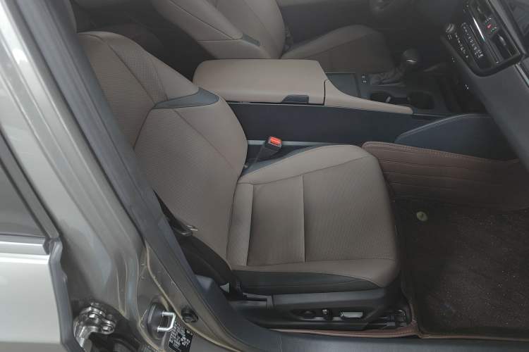 Used Lexus ES 2023 200 Excellence Edition