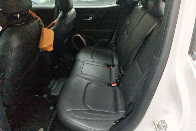 Used Jeep Renegade 2017 180T Automatic High-Energy Version
