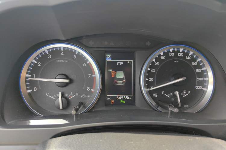 Used Toyota Highlander 2018 2.0T Four-Wheel Drive Luxury Edition 7 Seats China V Emission Standard
