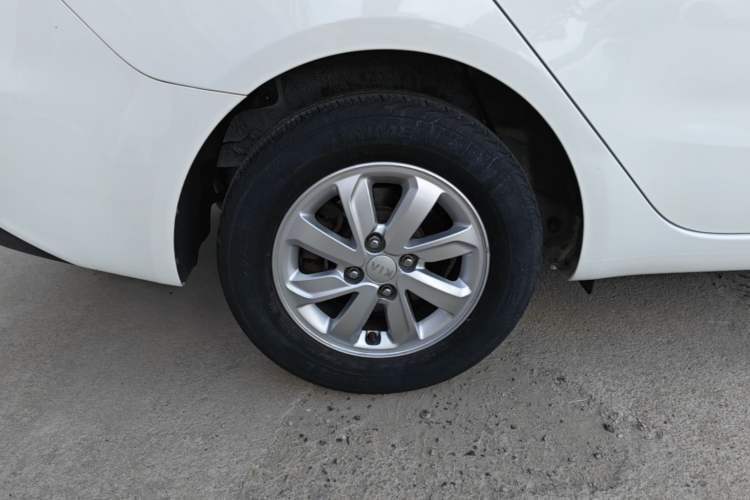 Used Kia K2 2015 Sedan 1.4L MT GLS
