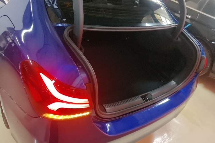 Used Mercedes-Benz A-Class 2021 A 200 L Sport Sedan Fashion Model
