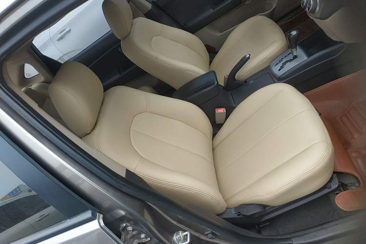 Used Hyundai Celesta 2015 1.6L Automatic Comfort Model Right Front Seat