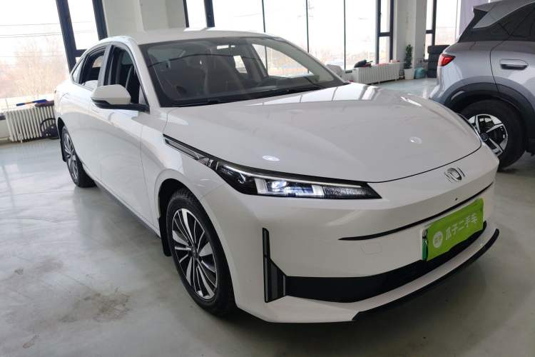 Used CHANGAN NEVO A05 2024 Truly Delicious Version 70 Leading Edition Exterior 1