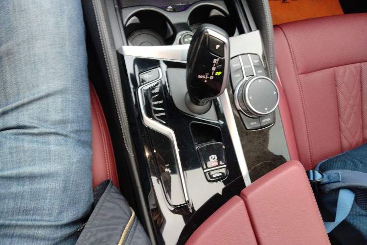 Used BMW 5 Series 2022 Second Facelift 525Li M Sport Package Gear Lever