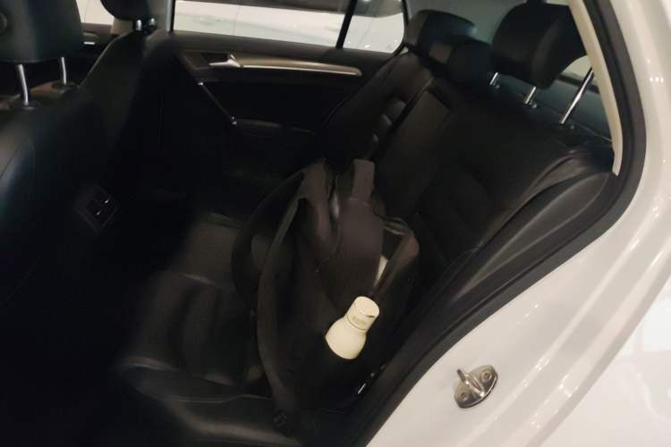 Used Volkswagen Golf 2016 230TSI Automatic Luxury Version Left Rear Seat