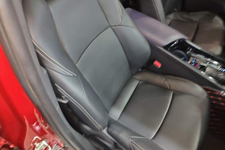 Used Toyota C-HR 2018 2.0L Leading with Sunroof China VI Standard
