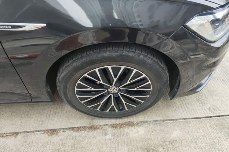 Used Volkswagen Sagitar 2019 280TSI DSG Comfort Version China VI Standard Right Front Wheel Hub
