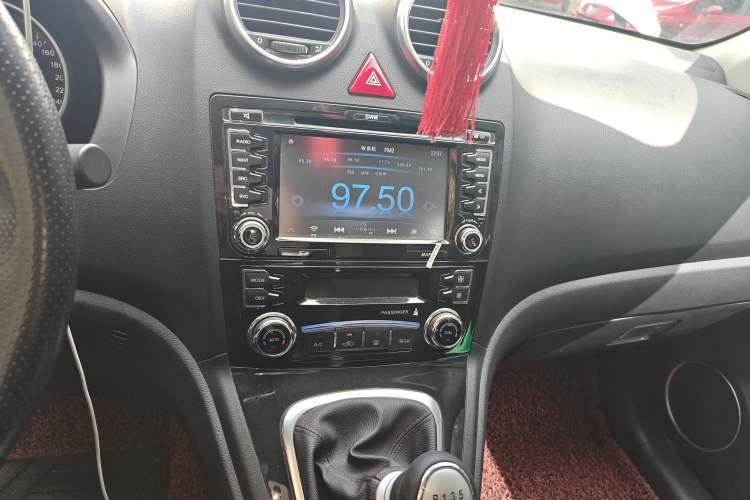 Used Haval H6 2015 Upgraded Model 1.5T Manual Two-Wheel Drive Elite Version