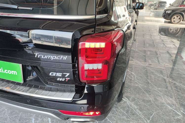 Used GAC Trumpchi GS7 2017 280T Two-Wheel Drive Luxury Model Right Rear Taillight
