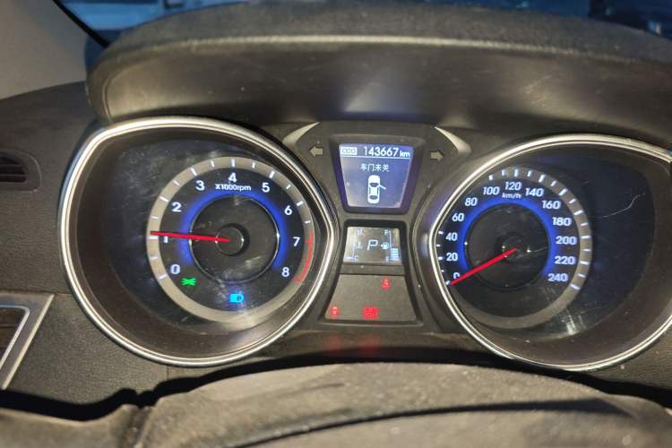 Used Hyundai Elantra (5th Generation / Langdong) 2015 1.6L Automatic Leading Model