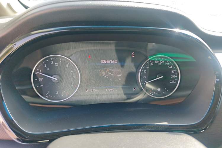 Used Buick GL8 2023 Land Executive Class Comfort Model