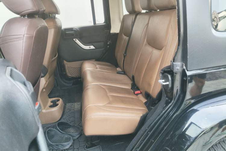 Used Jeep Wrangler 2013 3.6L Sahara Four-Door Edition
