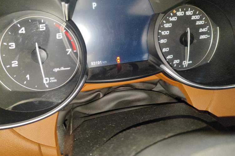 Used Alfa Romeo Giulia 2017 2.0T 280HP Luxury Edition
