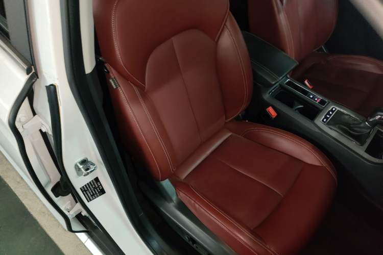 Used Roewe RX5 2016 30T Four-Wheel Drive Automatic Internet Smart Luxury Edition Right Front Seat