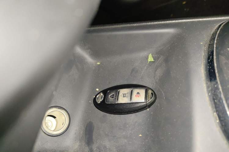 Used Nissan Tiida 2014 1.6L CVT Smart Model Vehicle Key