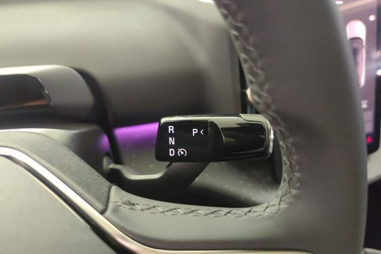 Used Volvo EX30 2025 Rear-Drive Long-Range Version Ultra
